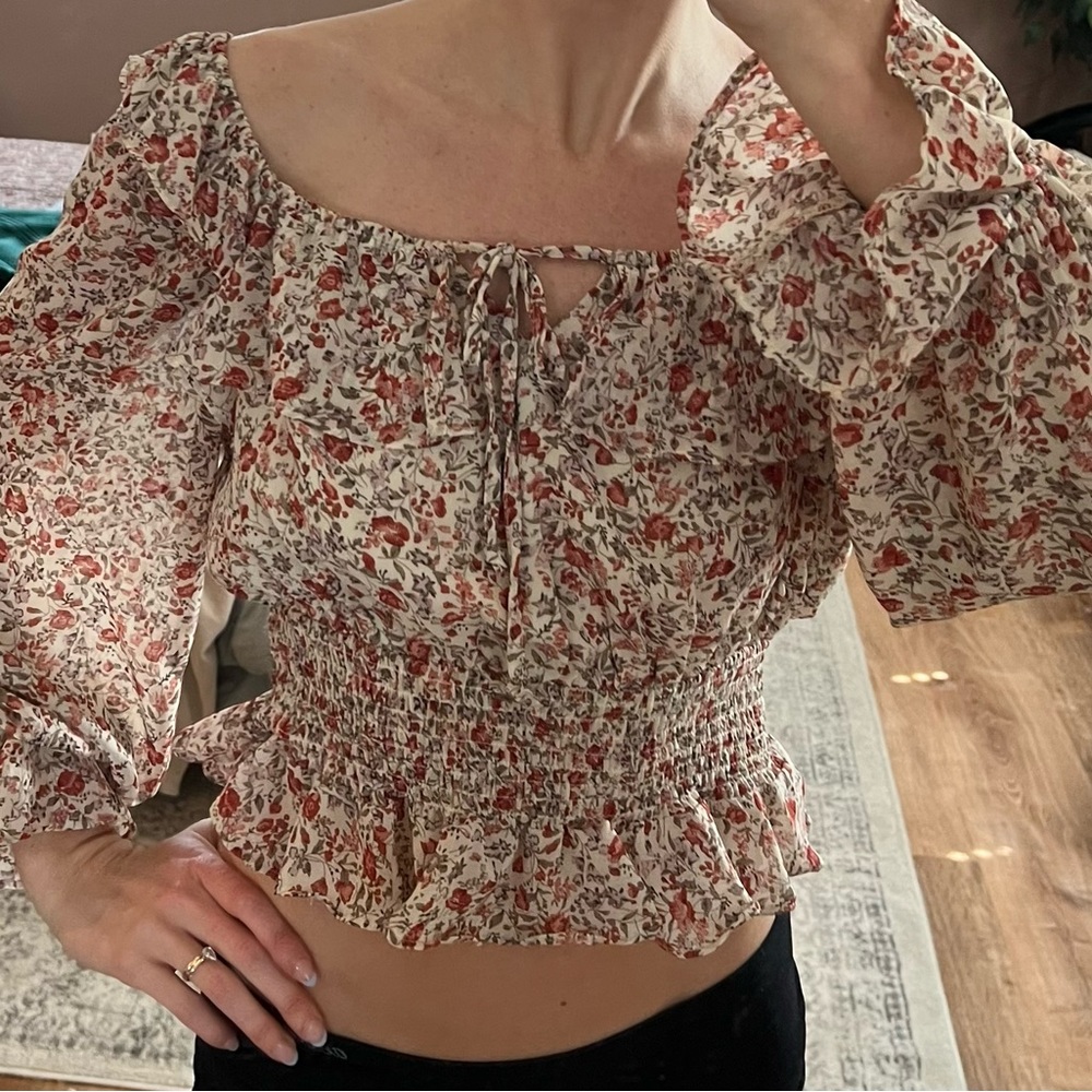 Floral blouse - Picture 2 of 6